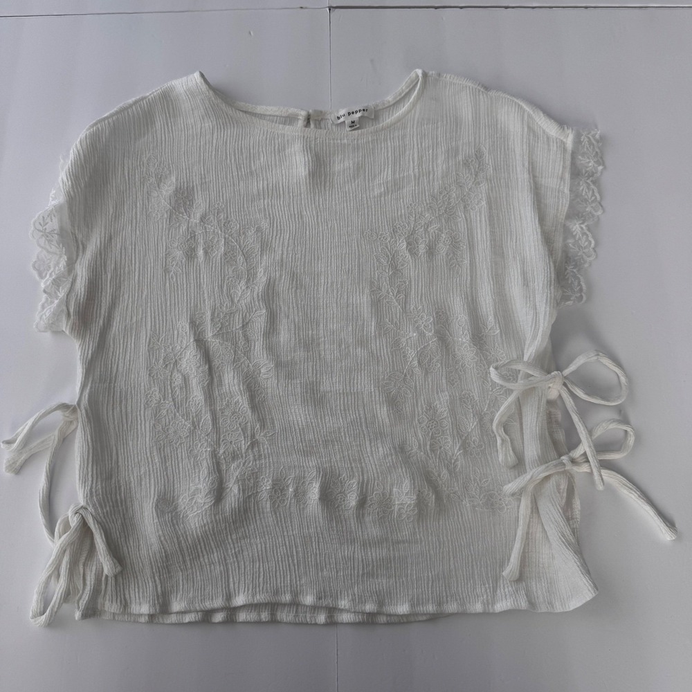 Blu Pepper White Embroidered Gauze Blouse Lace Cap Sleeve Side Tie Top M